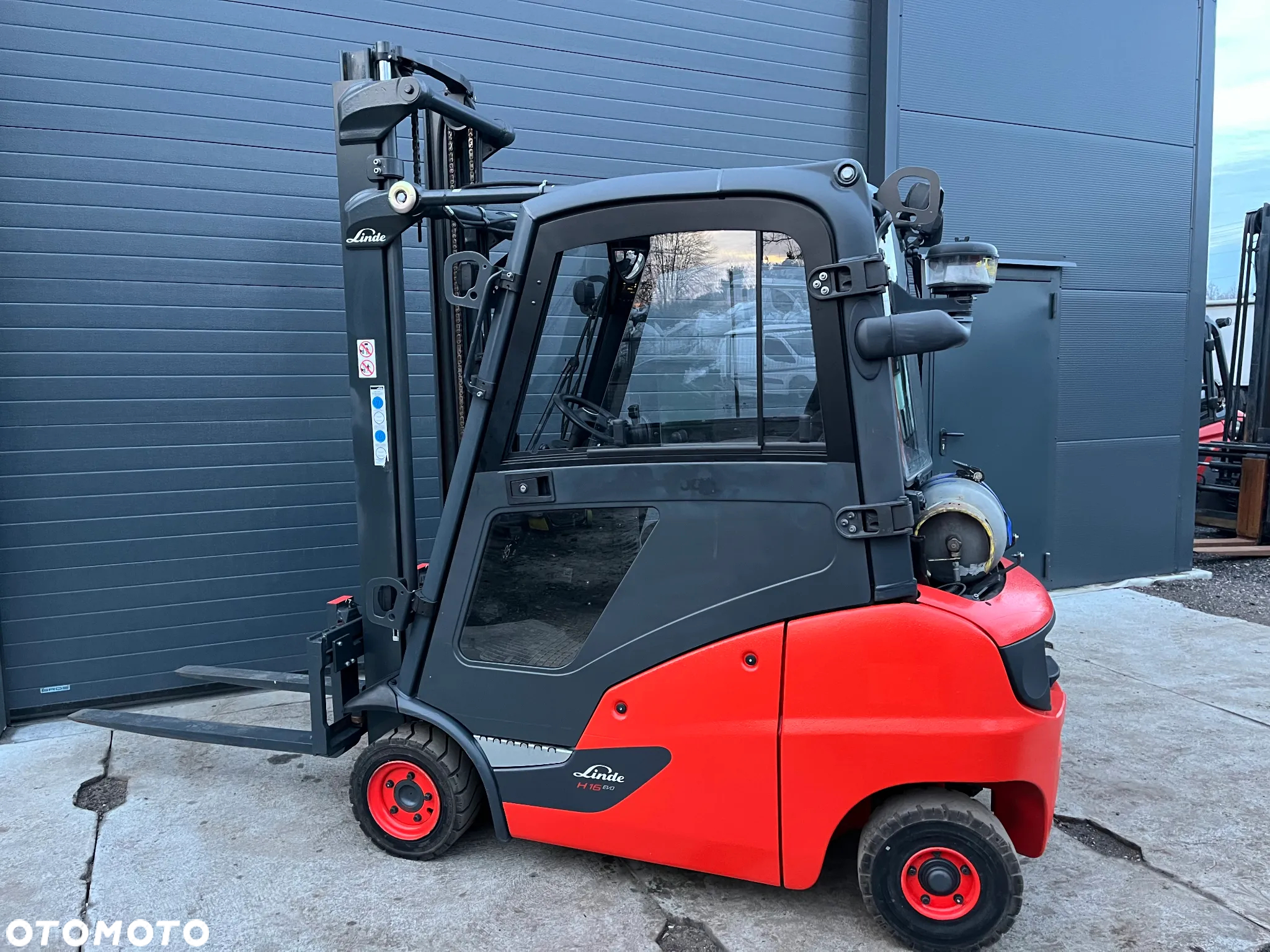 Linde H16T 391-01 Gaz LPG, Pełna kabina, Przesuw boczny, maszt Standard - 7