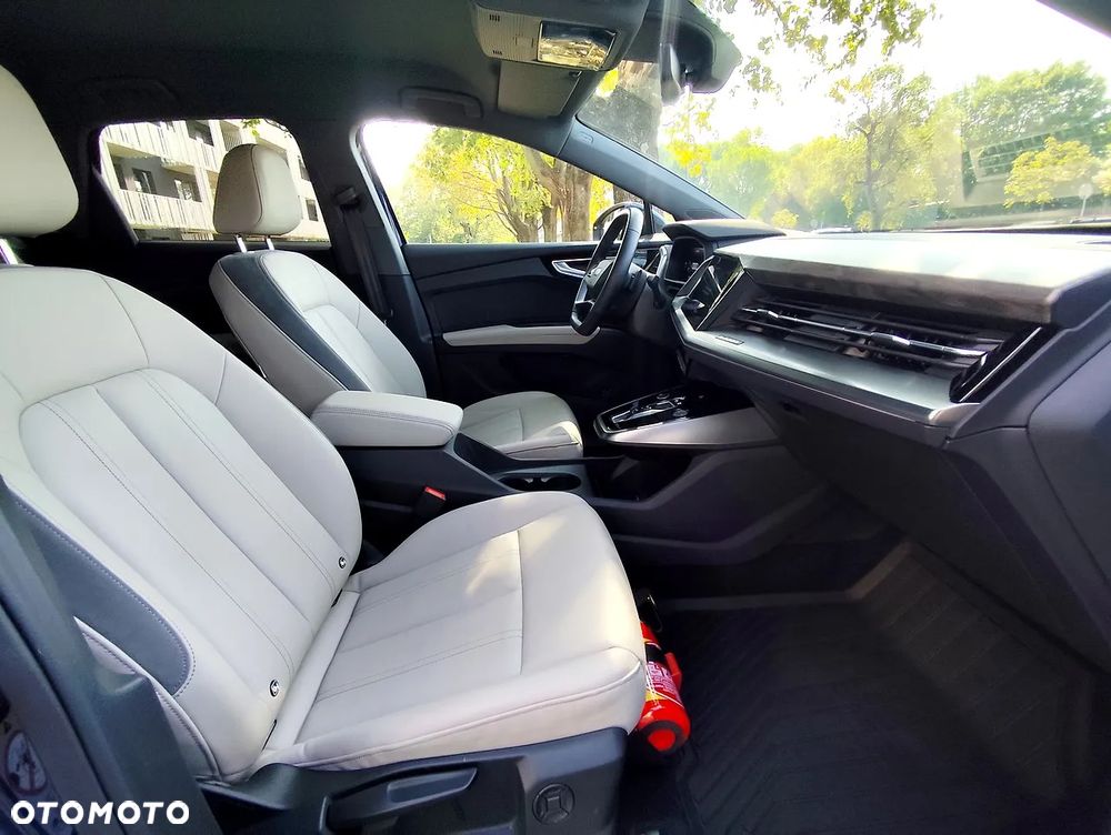 Audi Q4 e-tron 35 52kWh S Line - 11