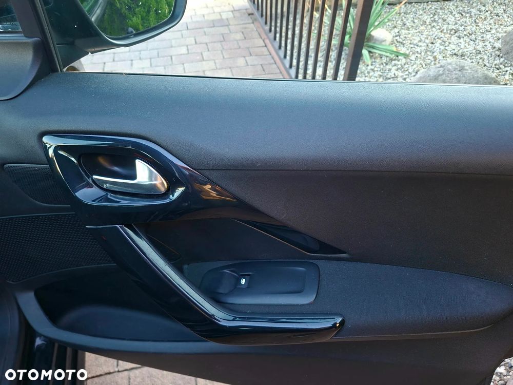 Peugeot 208 1.2 PureTech Active - 5