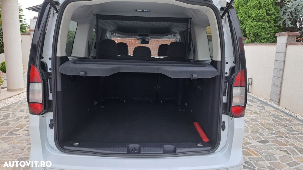 Ford Tourneo Connect 2.0L EcoBlue LWB Titanium - 23