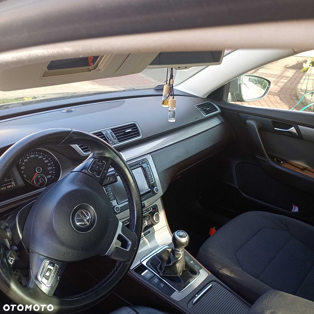Volkswagen Passat - 5
