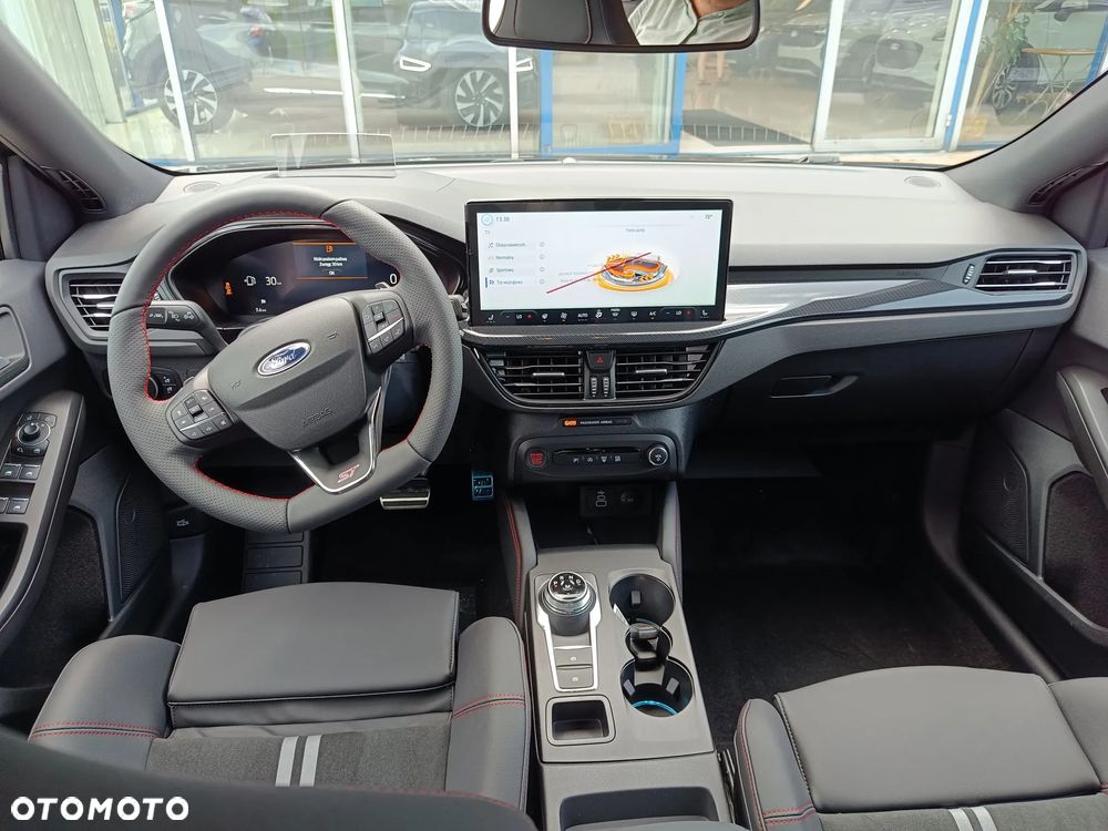 Ford Focus 2.3 EcoBoost ST X - 11