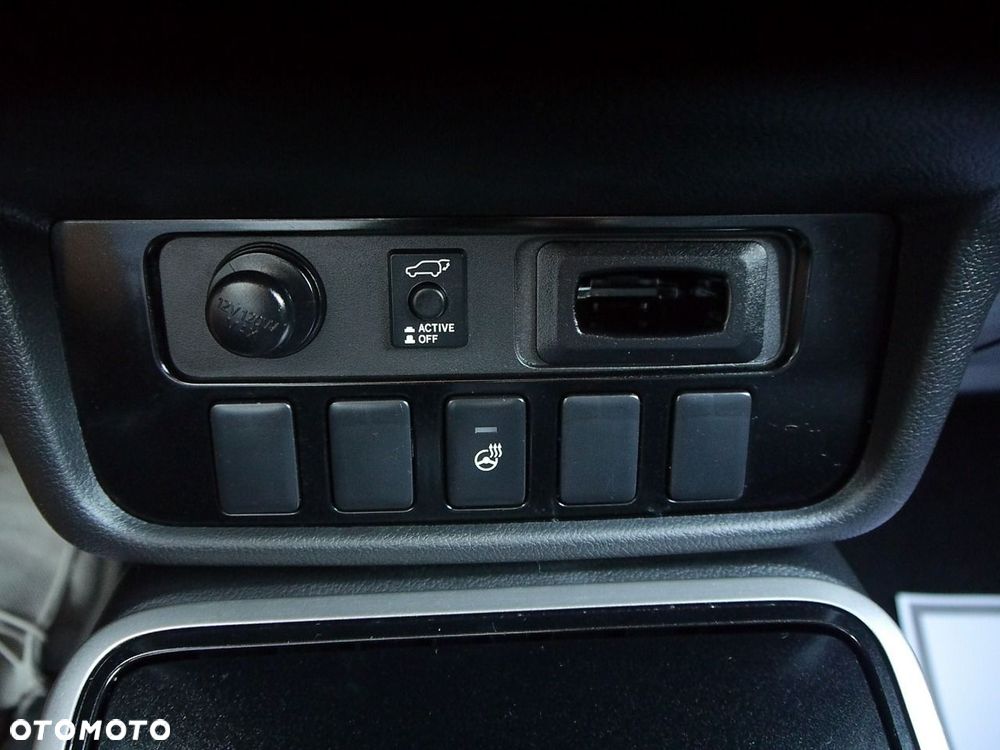 Mitsubishi Outlander 2.2 DI-D 4WD Automatik Diamant Edition+ - 26