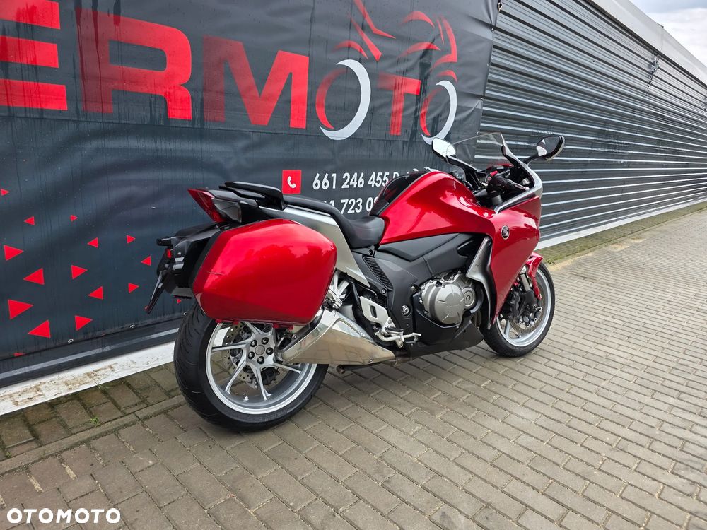 Honda VFR - 3