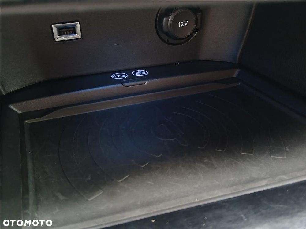 Peugeot 5008 1.6 PureTech Allure S&S EAT8 - 24