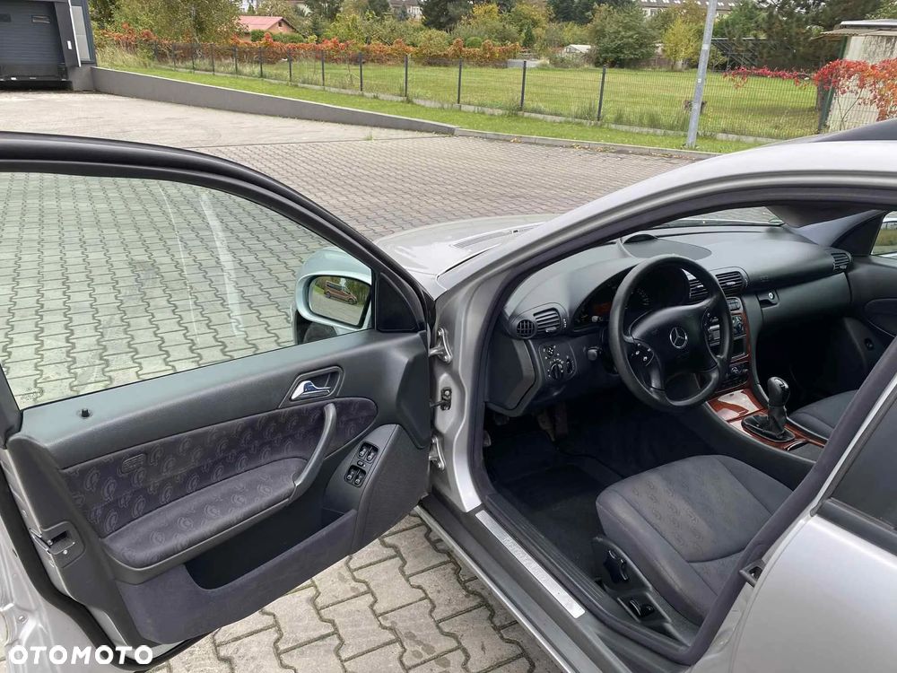 Mercedes-Benz Klasa C 180 T Classic - 10