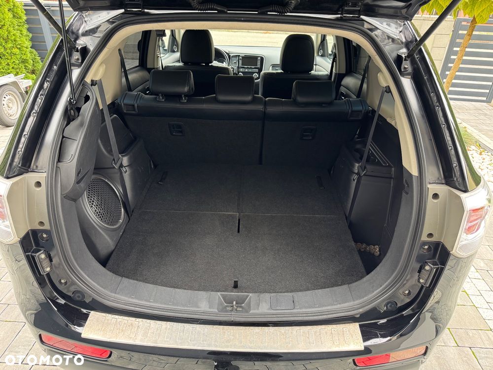 Mitsubishi Outlander - 16