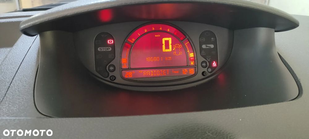 Renault Modus - 25