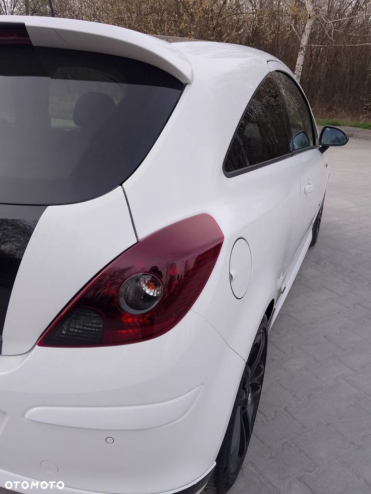 Opel Corsa 1.6 Turbo Color Race - 12