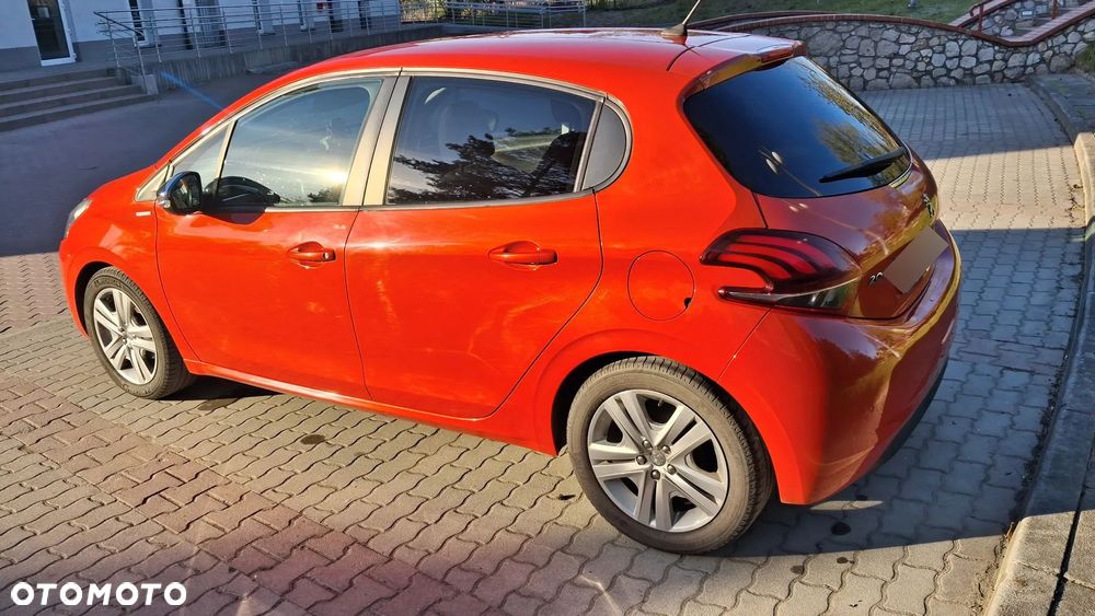 Peugeot 208 1.2 PureTech Style - 10