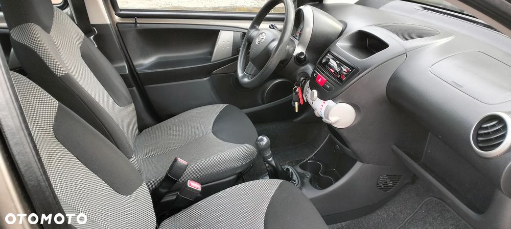 Toyota Aygo x-pose - 36