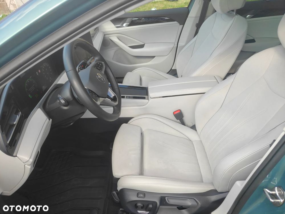 Volkswagen Passat - 9