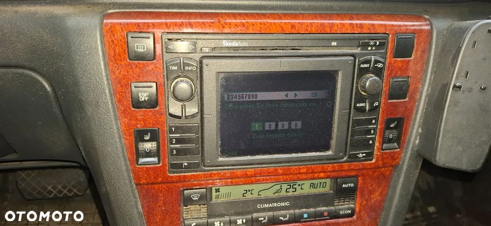 RADIO 2DIN NAWIGACJA FABRYCZNA SKODA SUPERB I Z KODEM - 1