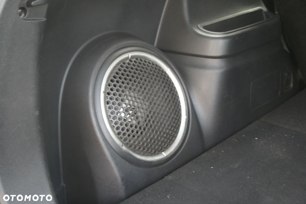 Mitsubishi Outlander - 38