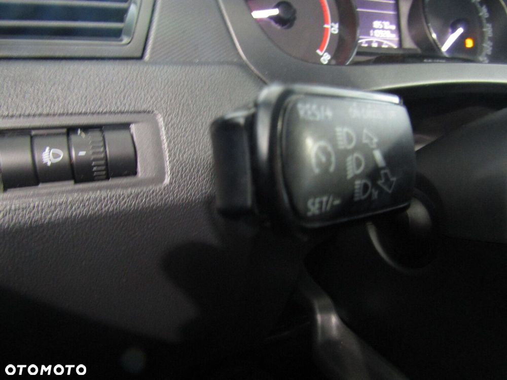 Skoda RAPID 1.0 TSI Active - 16