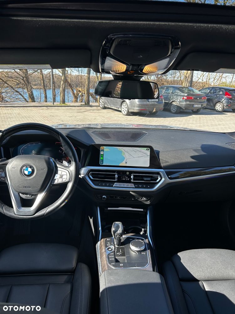 BMW Seria 3 330i xDrive Sport Line - 13