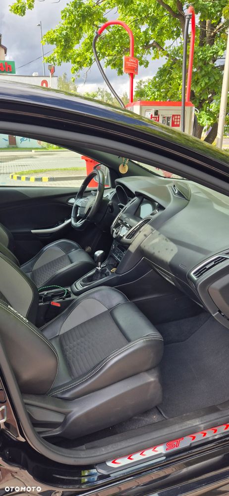 Ford Focus 2.0 EcoBoost ST mit Leder-Sport-Paket - 7