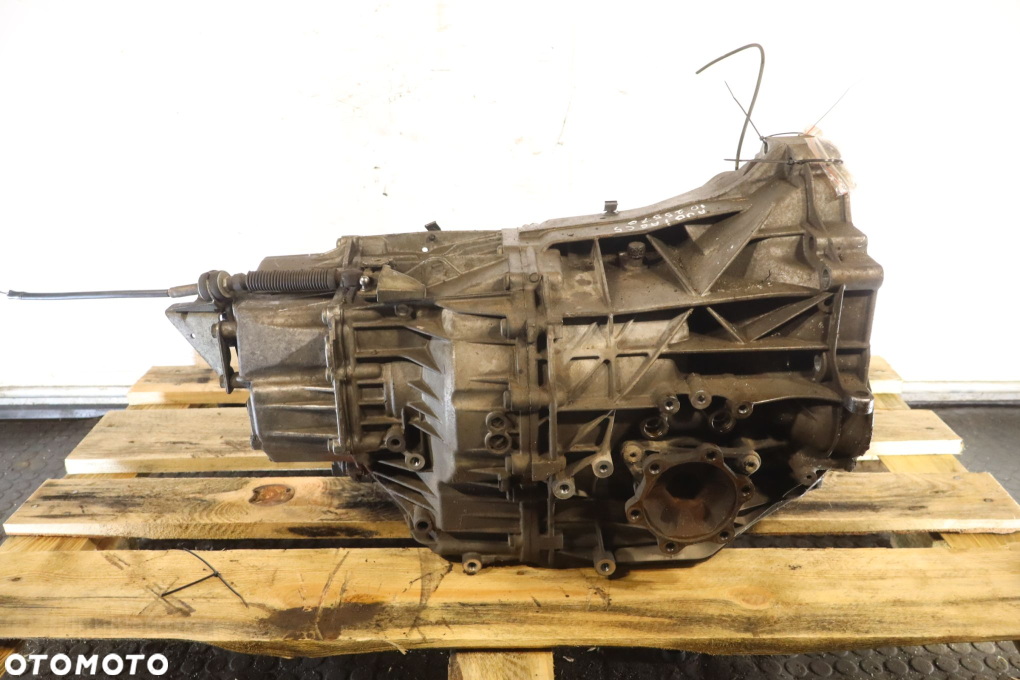 SKRZYNIA BIEGÓW AUTOMAT  AUDI A6 C5 2.4 - 3