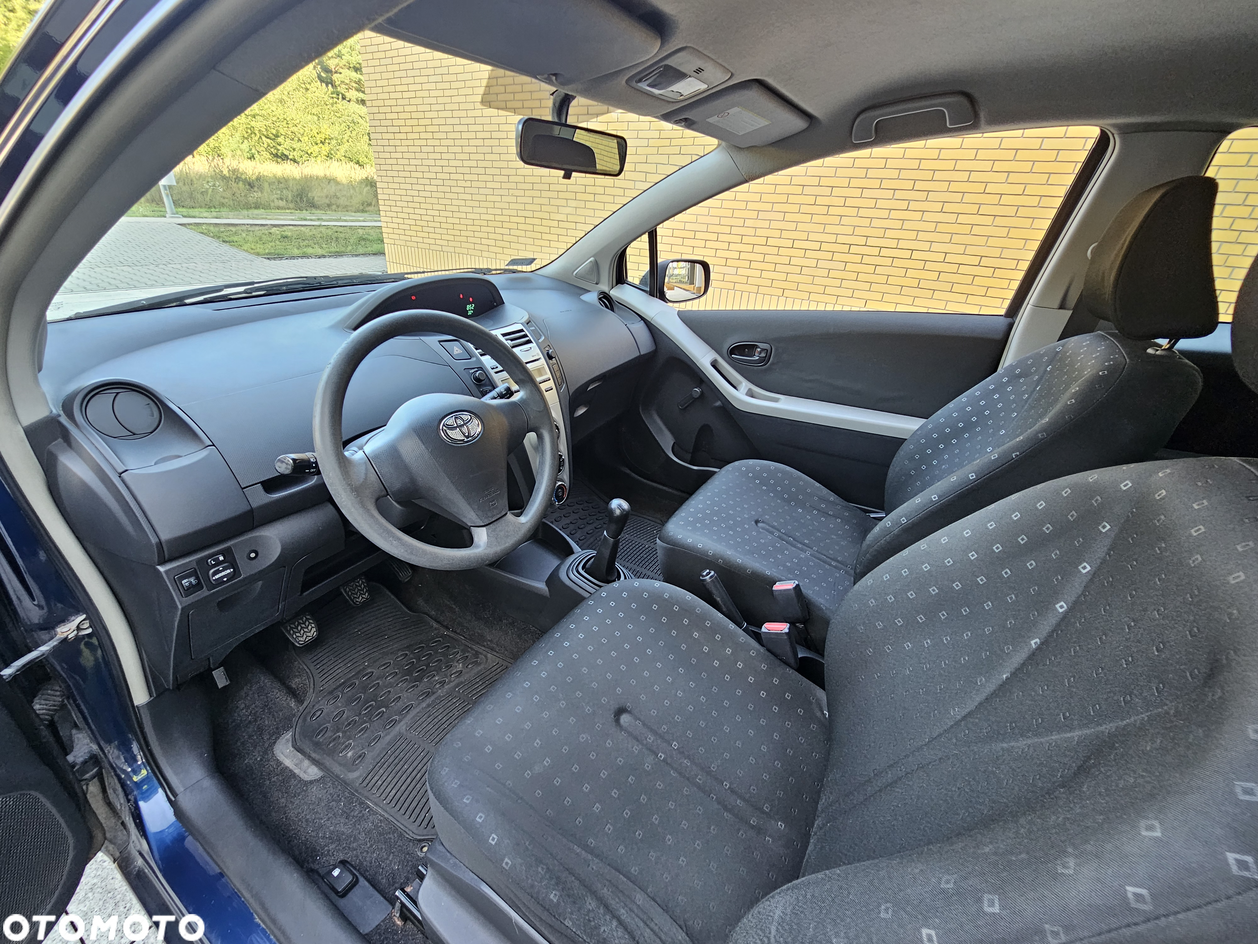 Toyota Yaris 1.0 Terra - 8