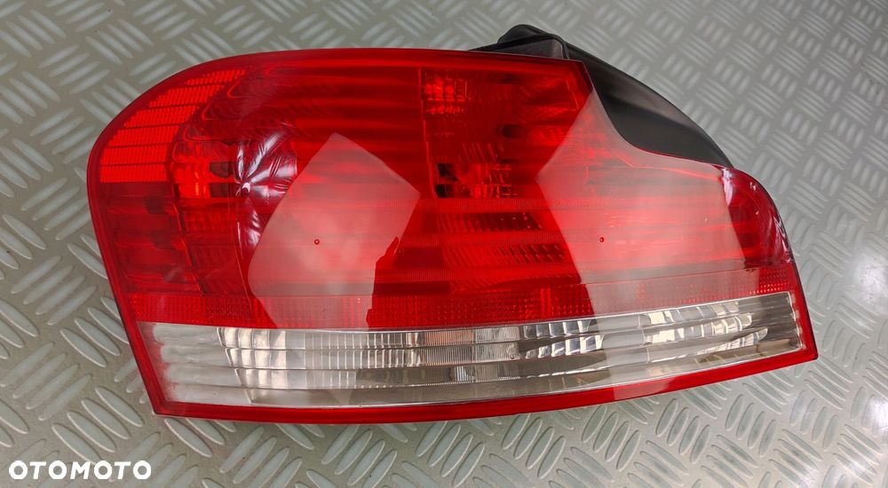 6924519 lampa lewa lewy tylna tył w błotnik BMW E82 E88 COUPE EUROPA - 2
