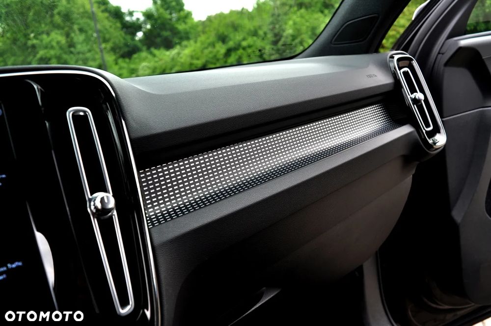 Volvo XC 40 T3 R-Design - 37