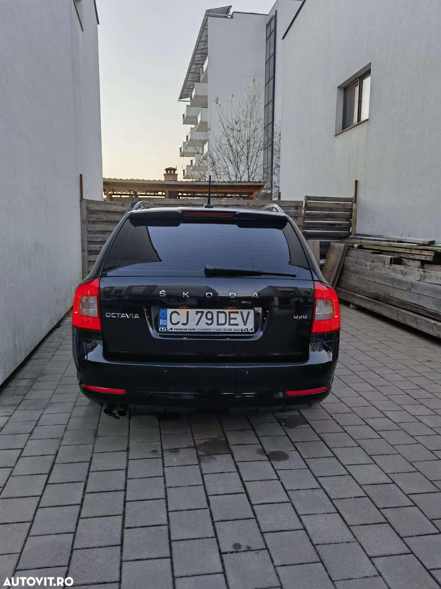 Skoda Octavia Combi 2.0 TDI Laurin Klement 4x4 DSG - 5