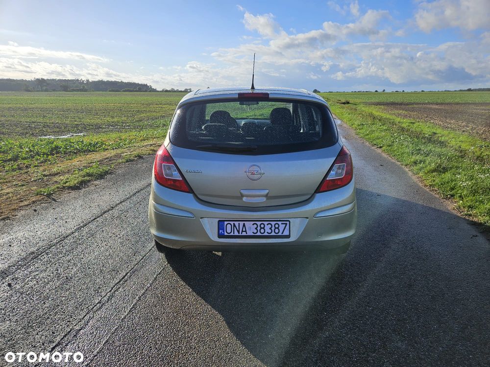 Opel Corsa 1.2 16V Cosmo - 7