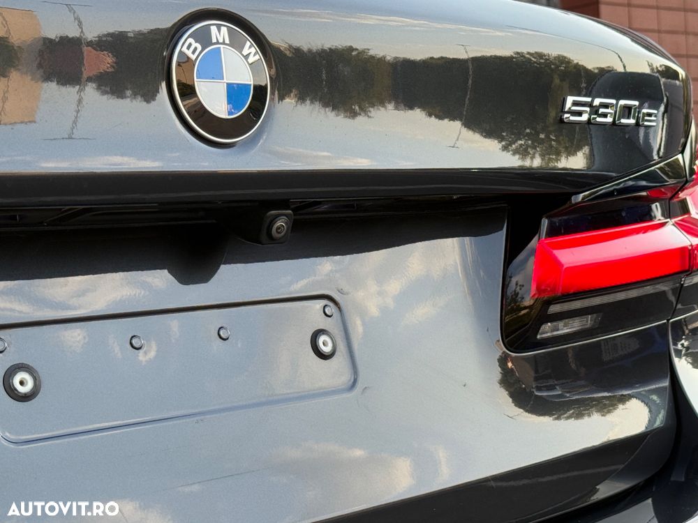 BMW Seria 5 530e Aut. Luxury Line - 23