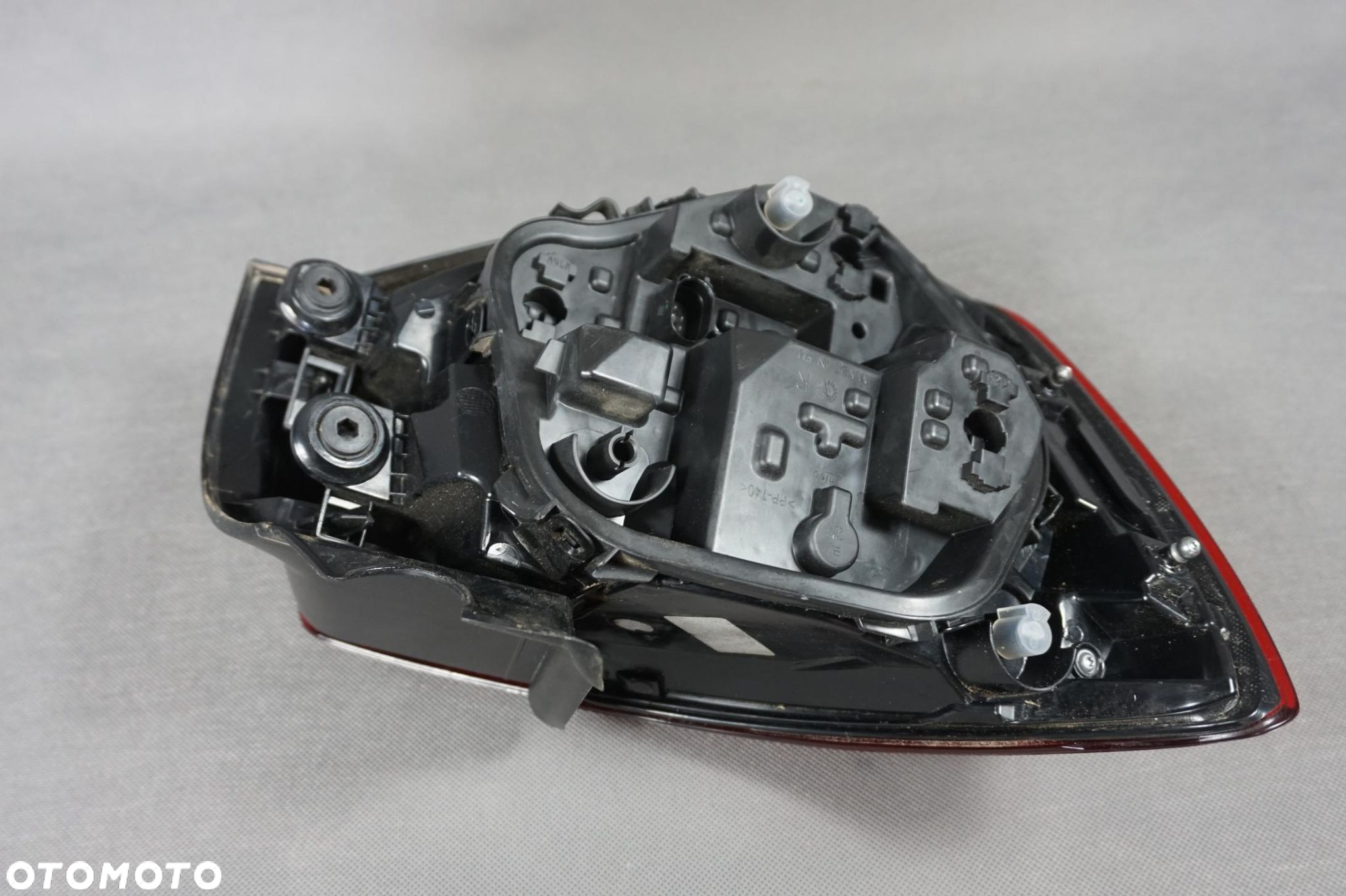 LAMPA PRAWA TYLNA AUDI Q2 81A 81A945070C - 4