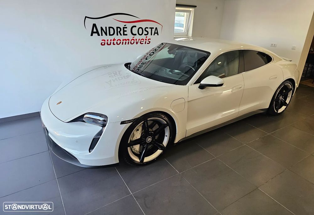 Porsche Taycan 4S - 10