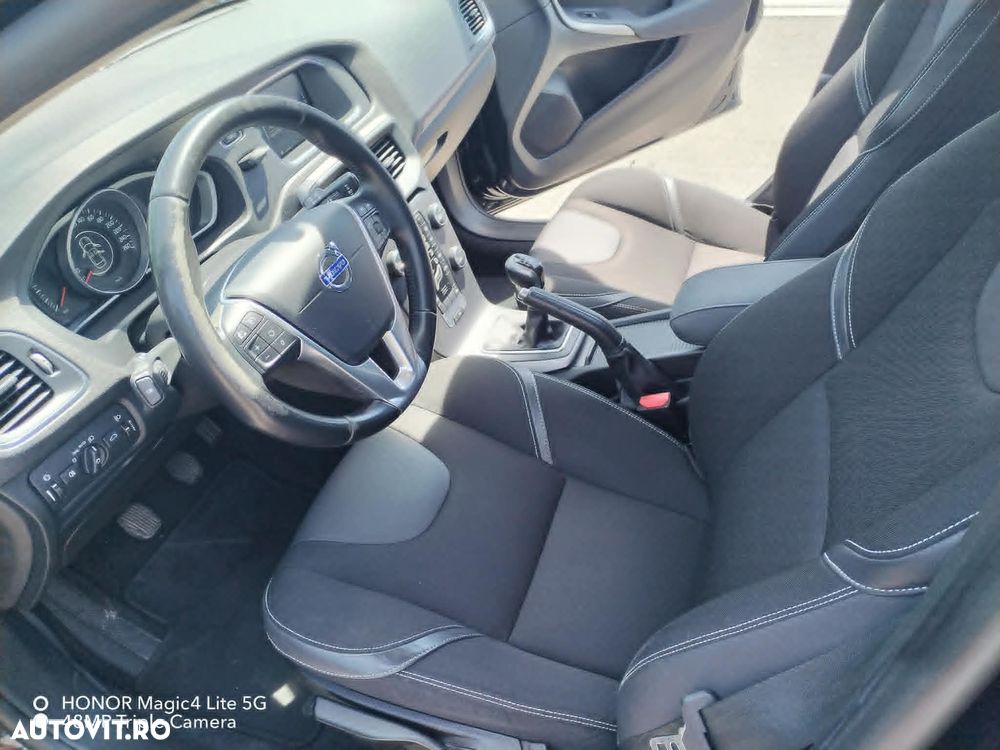 Volvo V40 D2 Basic - 4