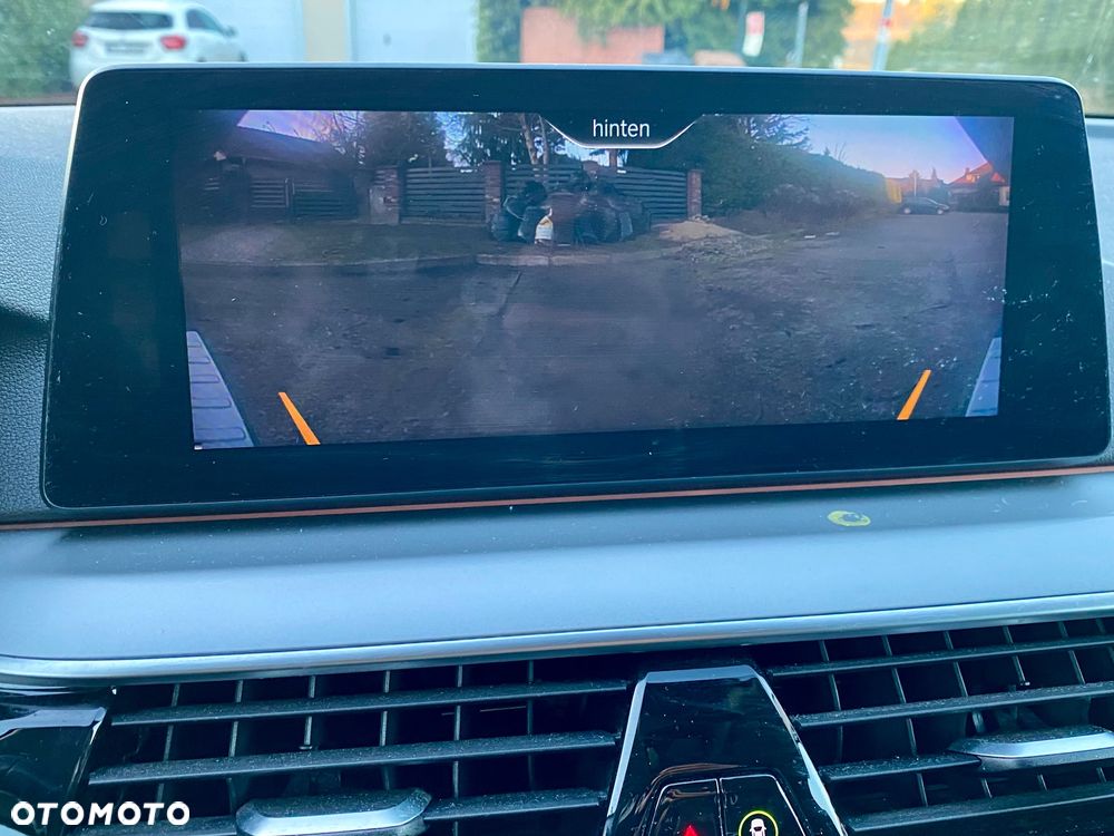 BMW Seria 5 525d - 23