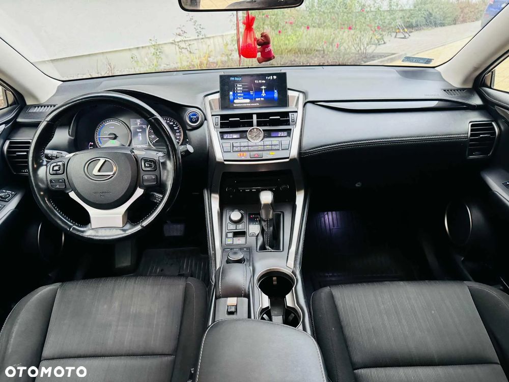 Lexus NX 300h Elite 2WD - 18