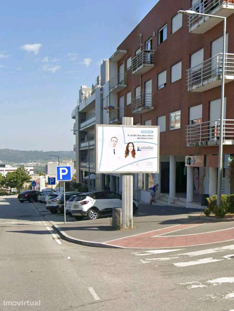 Vende-se loja no centro de Penafiel - Grande imagem: 3/4