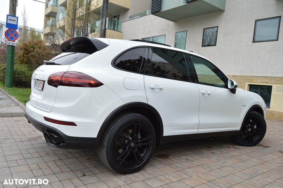 Porsche Cayenne - 21
