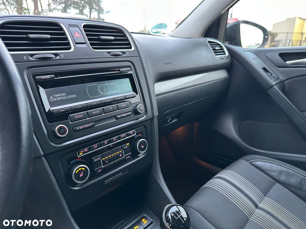 Volkswagen Golf 1.6 TDI DPF BlueMotion Technology MATCH - 16