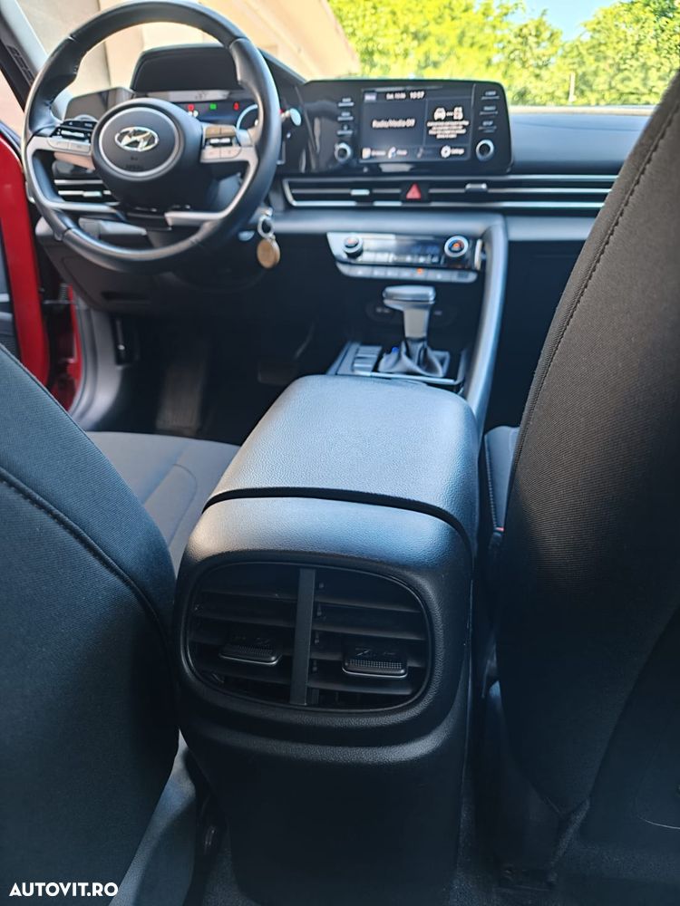 Hyundai Elantra 1.6 l 123 CP CVT Highway - 14