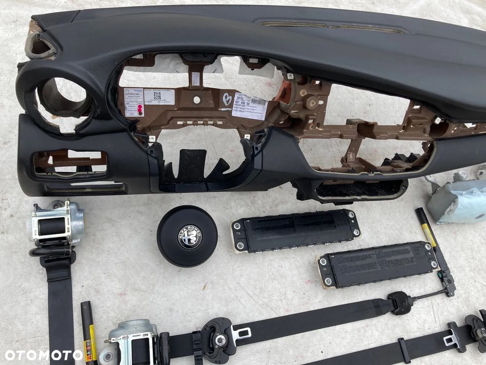 ALFA ROMEO GIULIA DESKA KONSOLA KOKPIT PULPIT PÓŁKA PARAPET PODUSZKI POWIETRZNE KIEROWCY PASAŻERA KOLANOWE KOLAN AIRBAG PASY PAS NAPINACZE DOPINACZE AIR BAG SRS   USA KANADA CANADA   O R Y G I N A Ł   OKAZJA !!! - 8