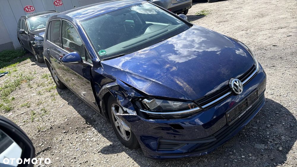 Volkswagen Golf 1.0 TSI City - 2