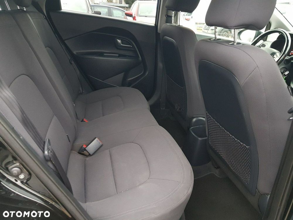 Kia Rio 1.4 Fifa World Cup Edition - 15