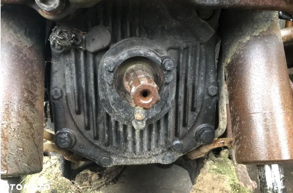 Fendt 933 - Przedni Wałek Obrotu Mocy [WOM] - 1