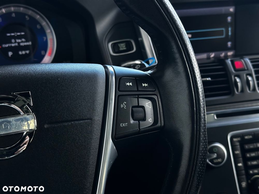 Volvo XC 60 T6 AWD R-Design - 31