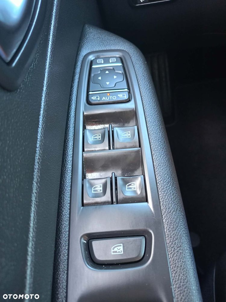 Renault Captur ENERGY TCe 120 EDC Intens - 6