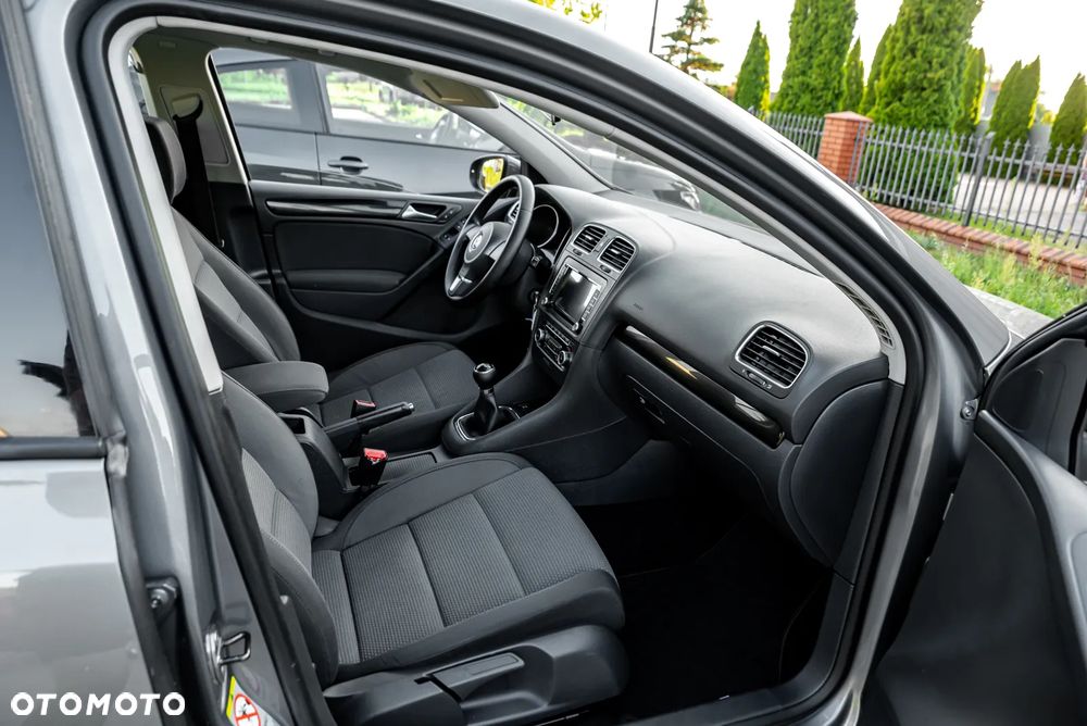 Volkswagen Golf 1.6 Highline - 24
