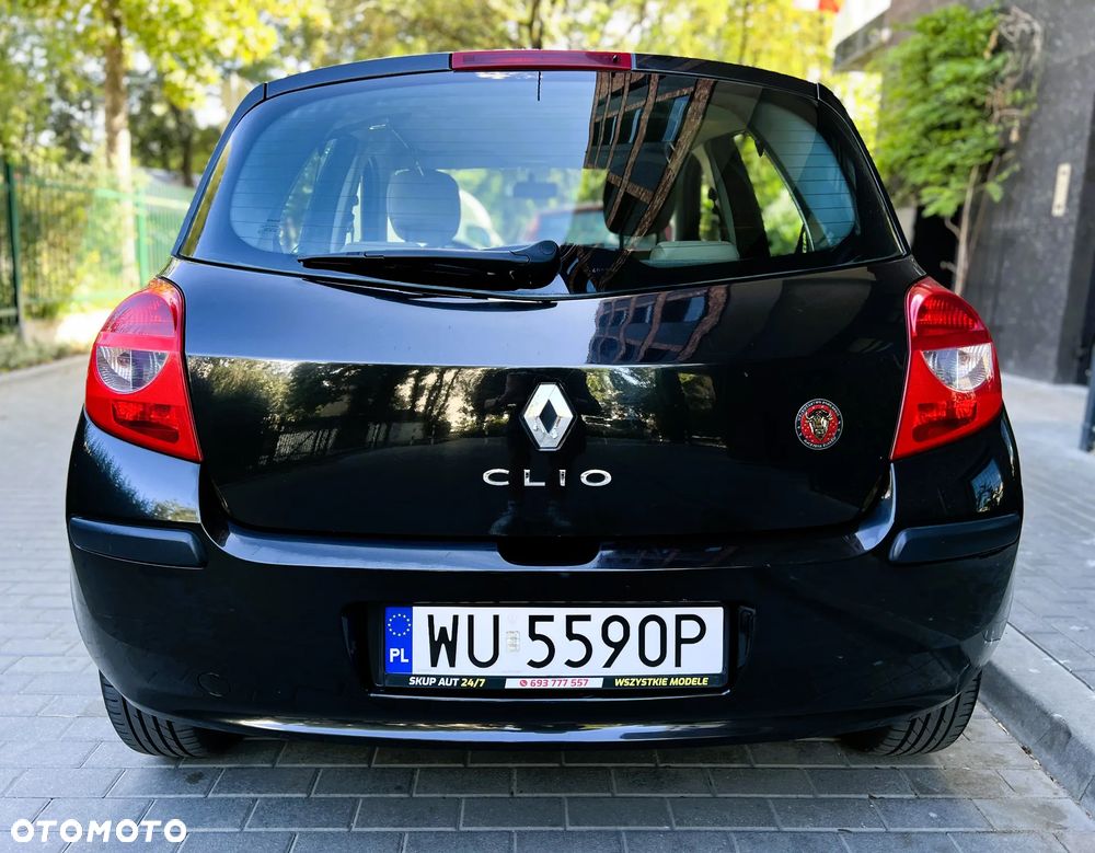 Renault Clio - 36
