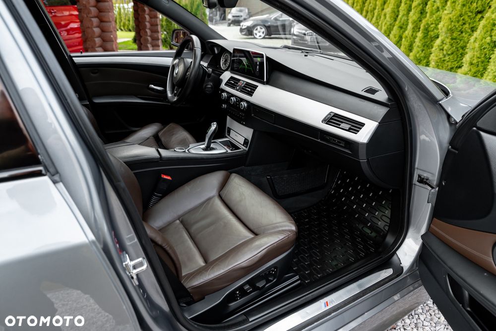 BMW Seria 5 530d xDrive - 22