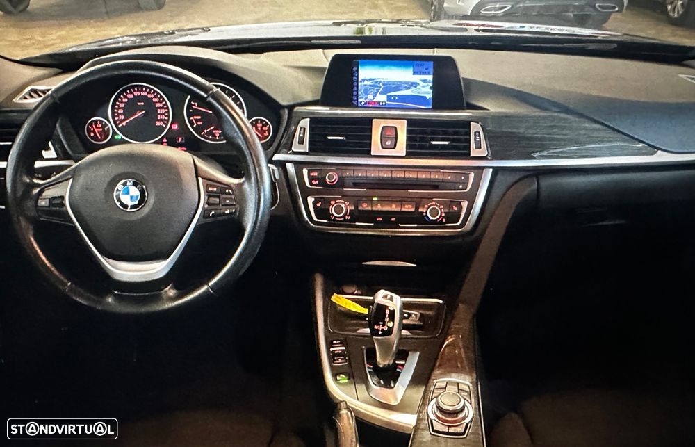 BMW 320 d Touring Auto Line Sport - 7