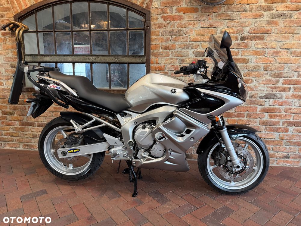 Yamaha FZ6 - 1
