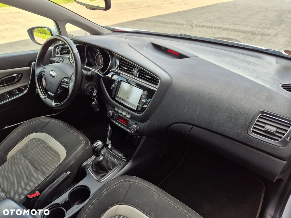 Kia Ceed 1.4 CVVT Dream-Team Edition - 20