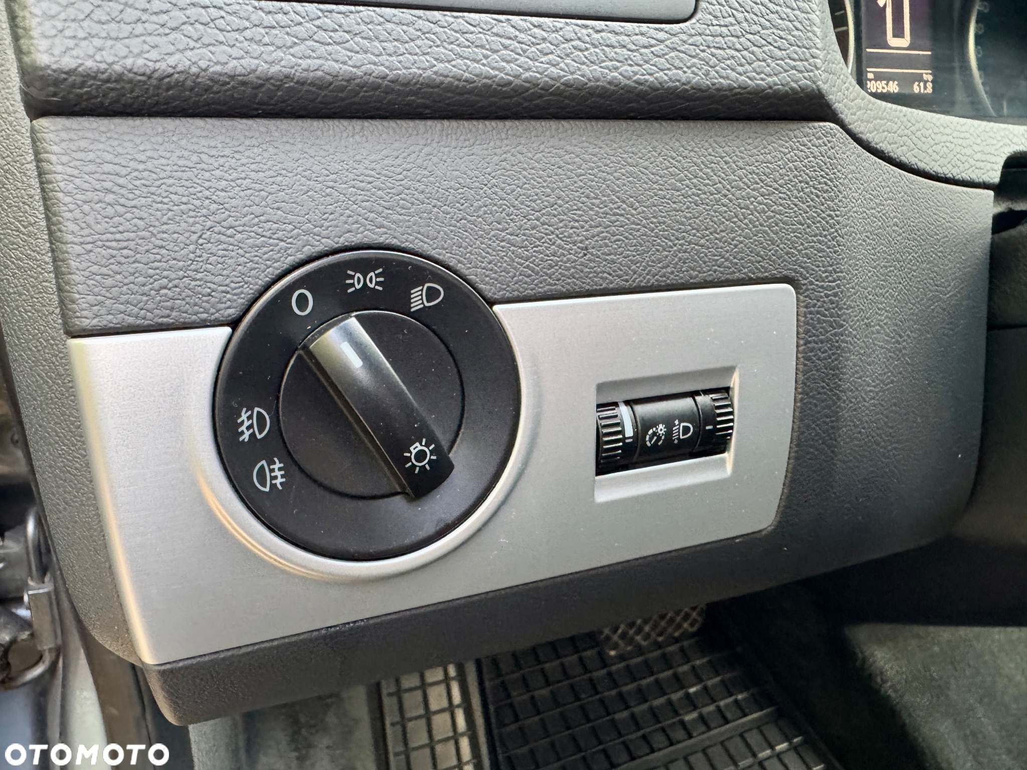 Volkswagen Multivan - 10